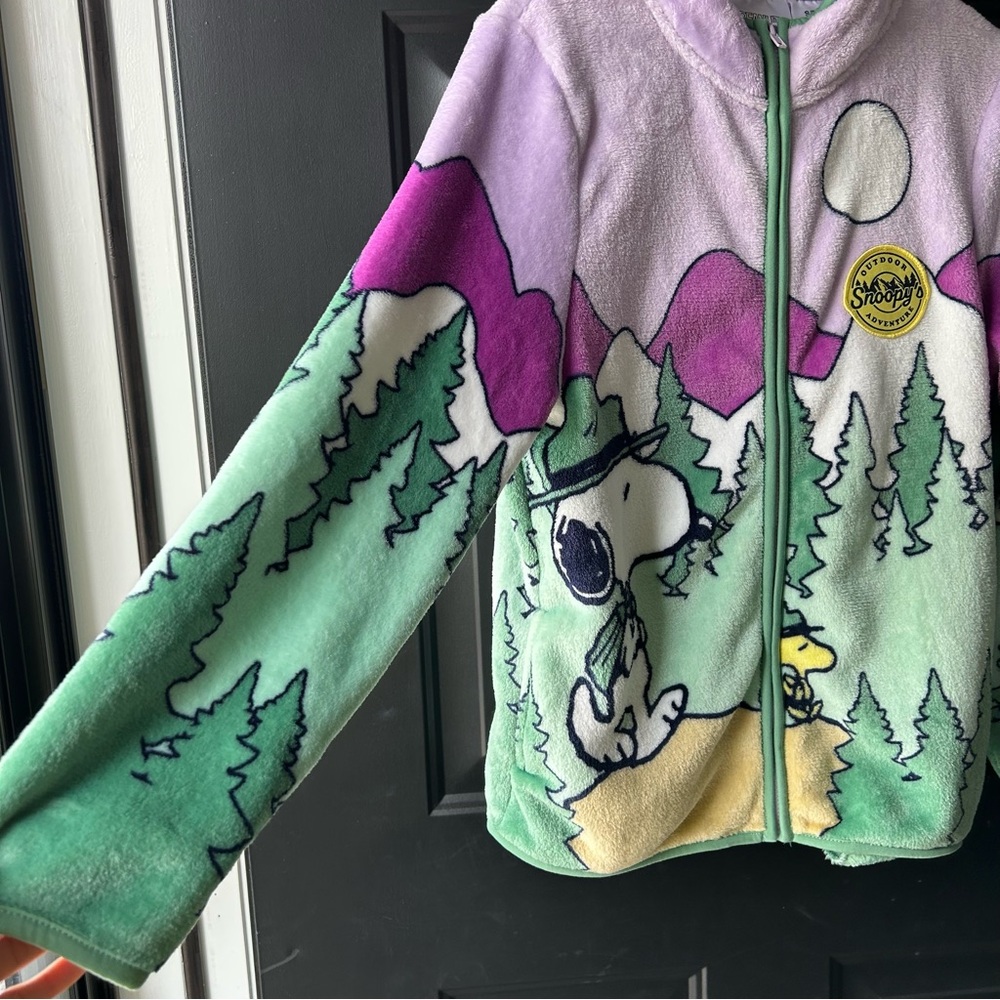 NWT Snoopy Sherpa Jacket Women Zip Front Scenic Cozy Peanuts Mountains Sz S M L - Picture 5 of 12